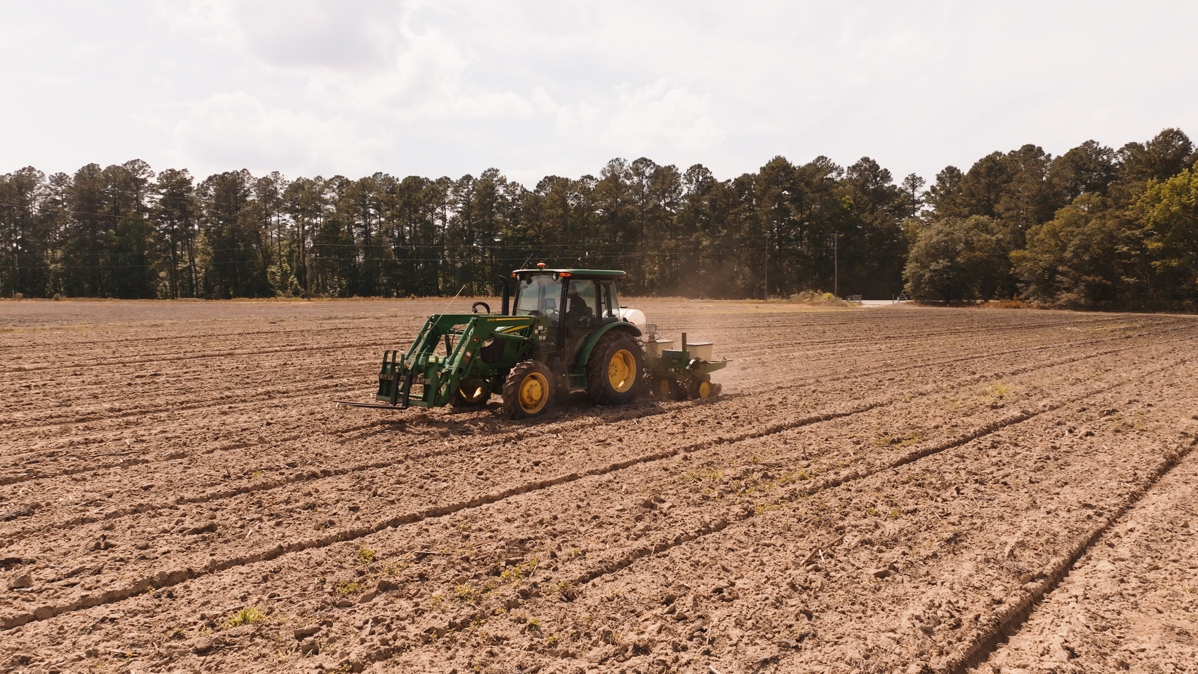 HD408 AutoSteering system on tractor with planter